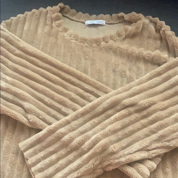 Beautiful casual sweater - Picture 1 of 3